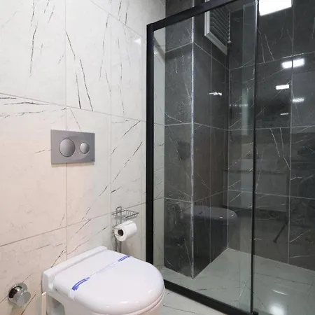 Apartment Lovely Cozy 3bd25bath Duplex Patio! #273 *