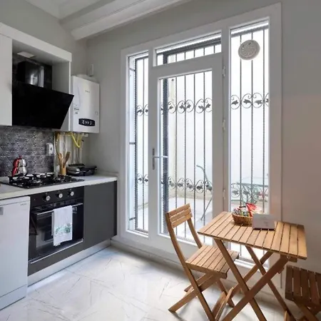 Lägenhet Lovely Cozy 3bd25bath Duplex Patio! #273 *